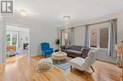 7 SUNDEW LANE | Richmond Hill Ontario | Slide Image Five