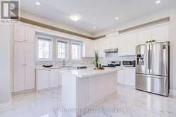 425 THRESHING MILL BOULEVARD | Oakville Ontario | Slide Image Ten