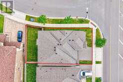 425 THRESHING MILL BOULEVARD | Oakville Ontario | Slide Image Four