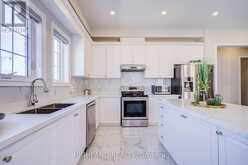 425 THRESHING MILL BOULEVARD | Oakville Ontario | Slide Image Nine