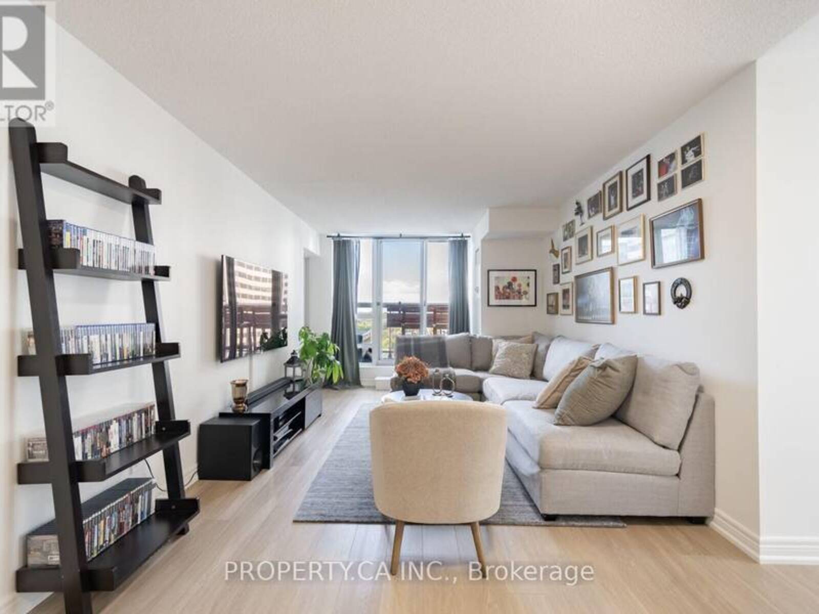 1902 - 43 EGLINTON AVENUE E, Toronto, Ontario M4P 1A2