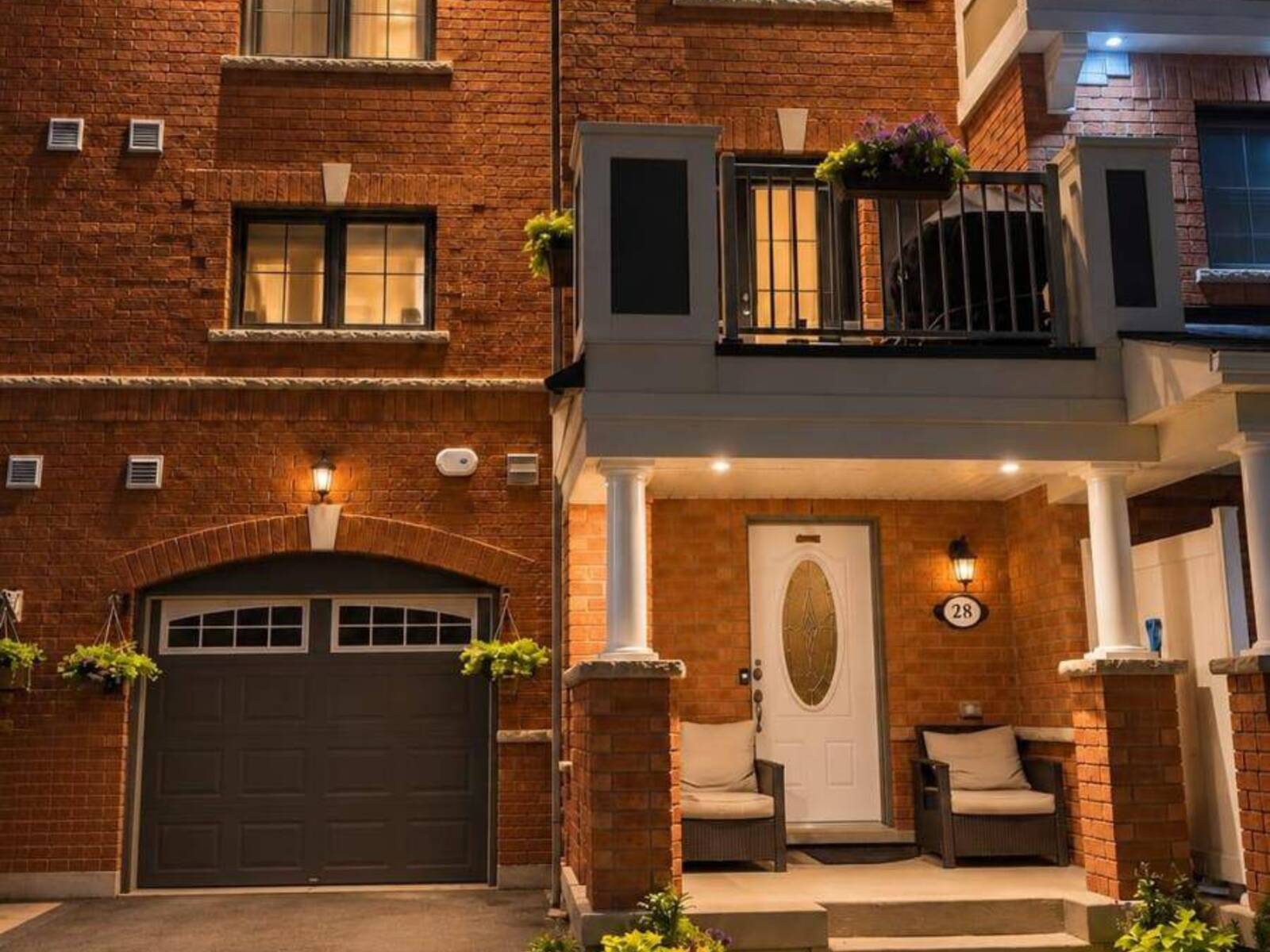 28 GOLDEYE STREET, Whitby, Ontario L1P 1Y5