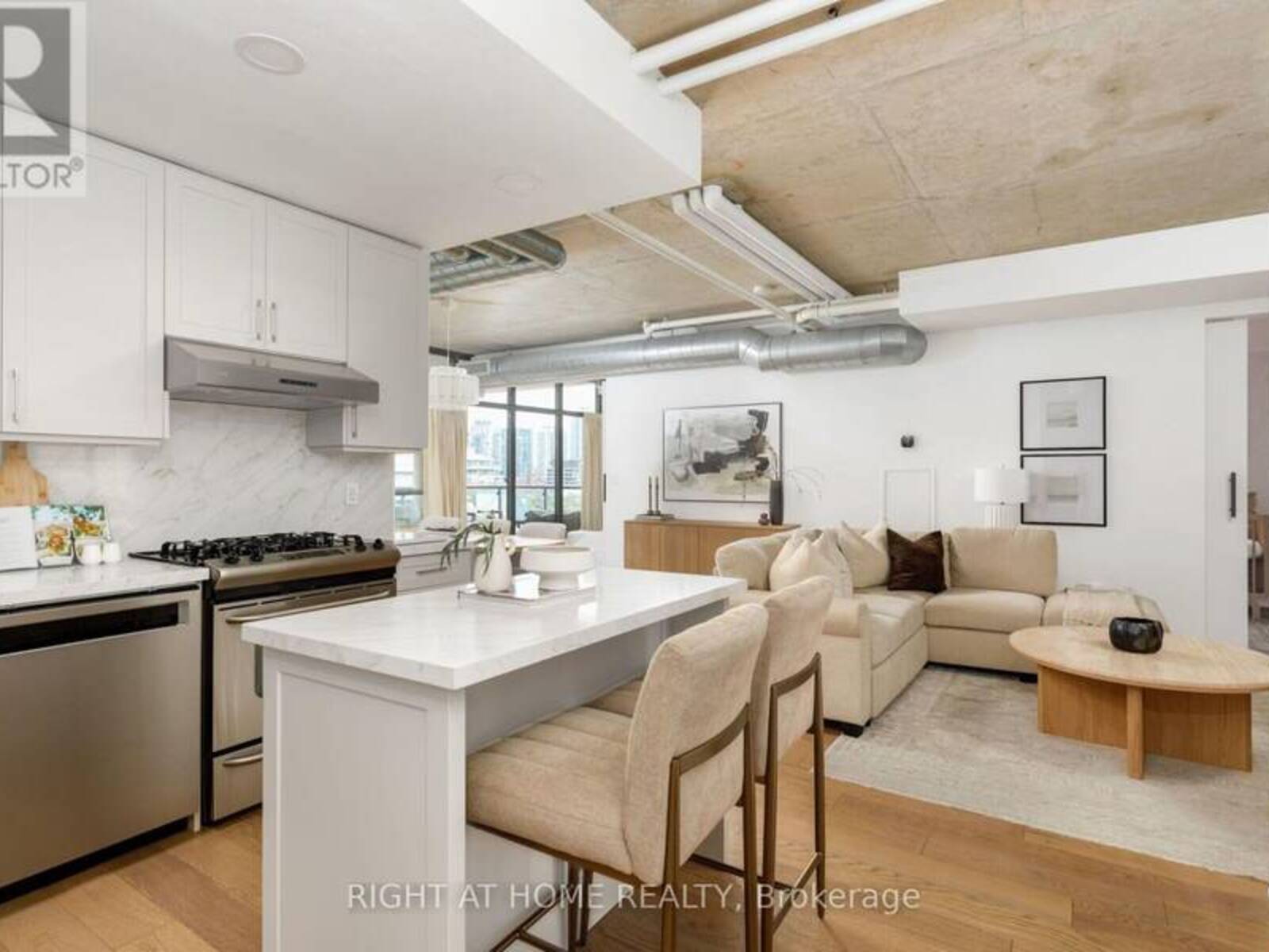 805 - 533 RICHMOND STREET W, Toronto, Ontario M5V 3Y1