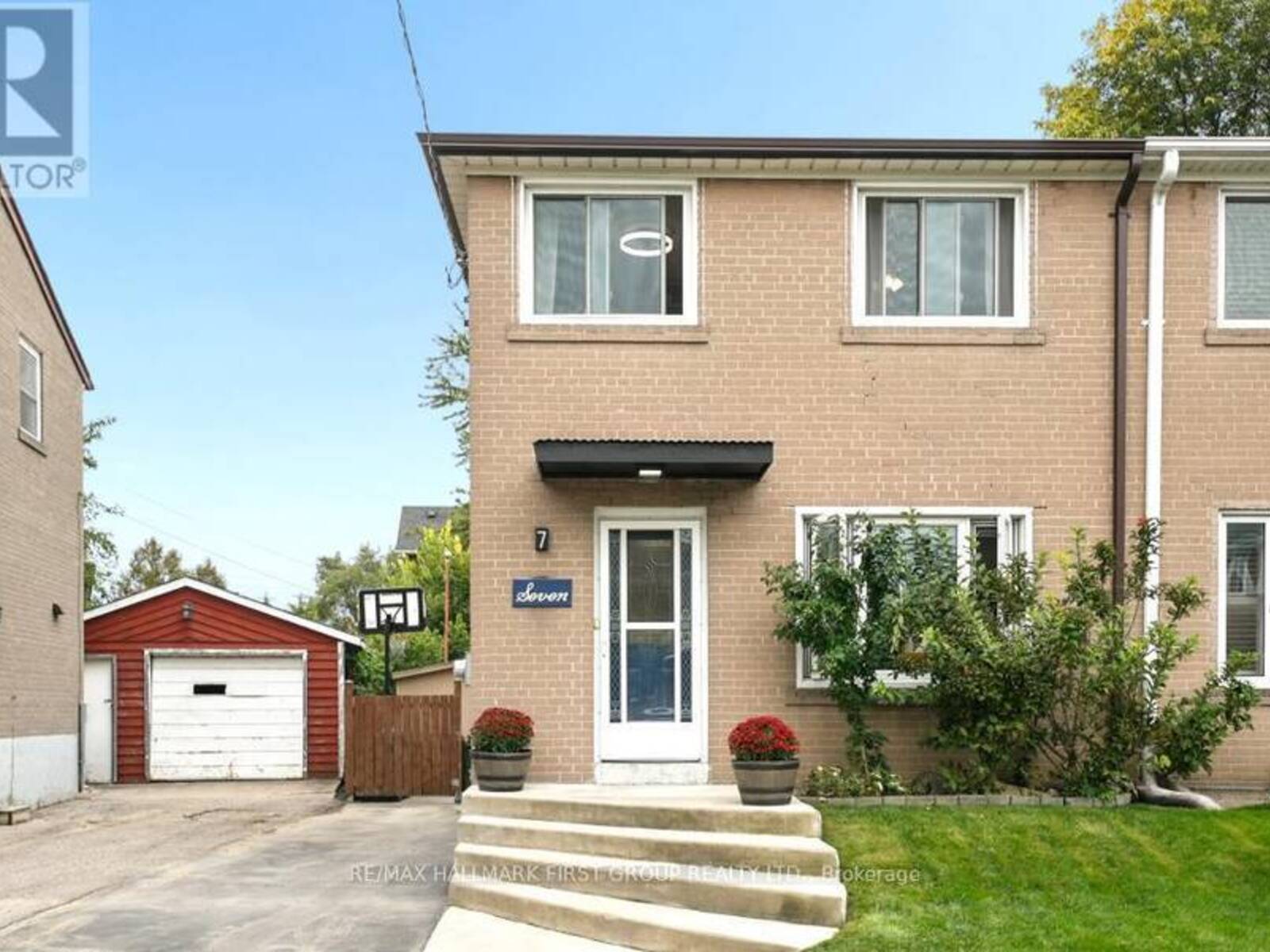 7 ELLENDALE DRIVE, Toronto, Ontario M1P 1M9