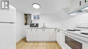 86 NEWBURY DRIVE | Newmarket Ontario | Slide Image Thirty