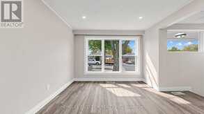 86 NEWBURY DRIVE | Newmarket Ontario | Slide Image Six