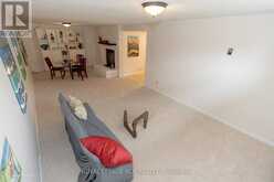 364 DIXON BOULEVARD | Newmarket Ontario | Slide Image Eighteen