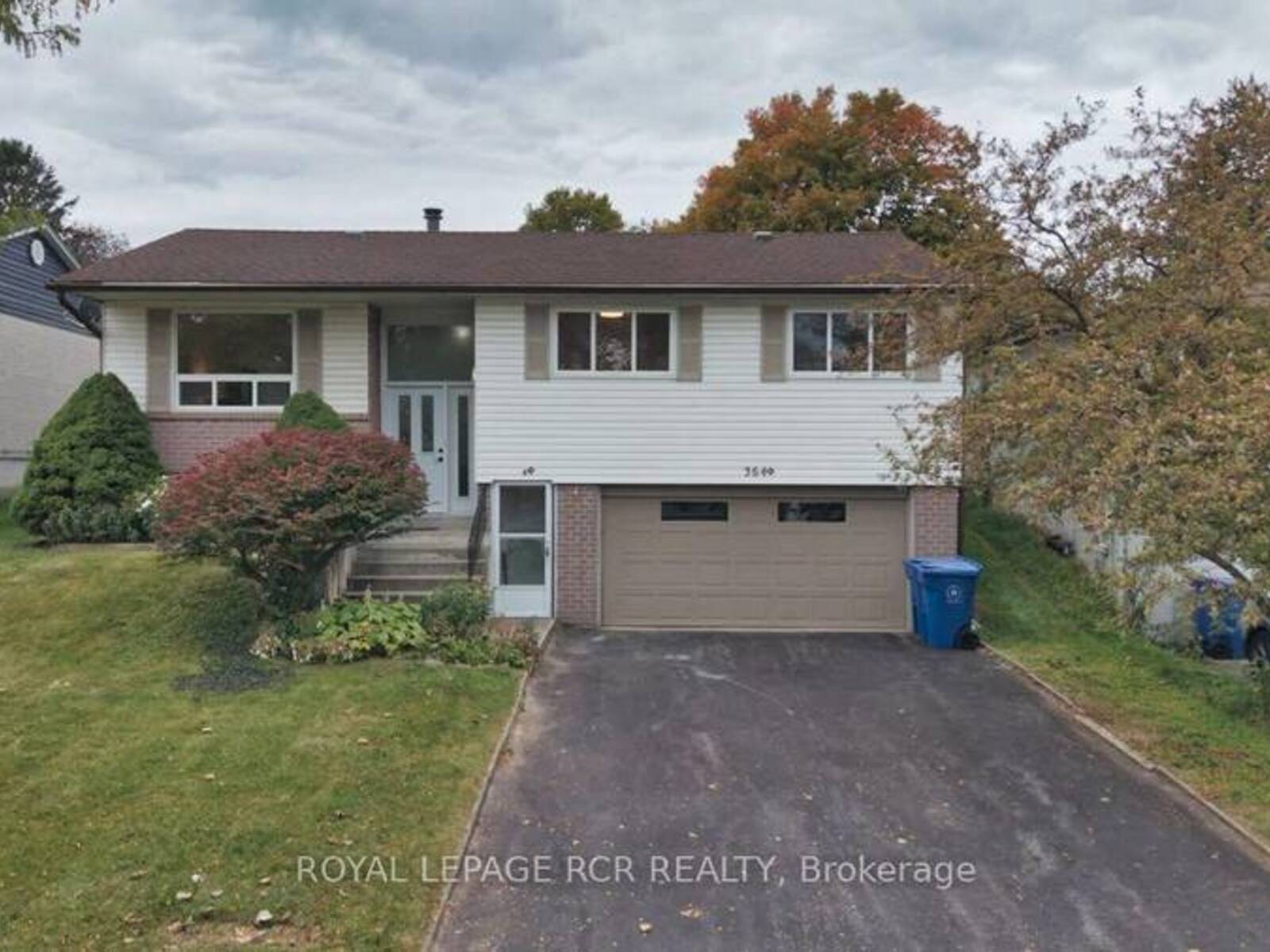 364 DIXON BOULEVARD, Newmarket, Ontario L3Y 5C4