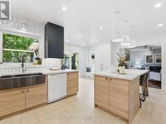 818 EXCELLER CIRCLE Newmarket Ontario, L3X 1P6