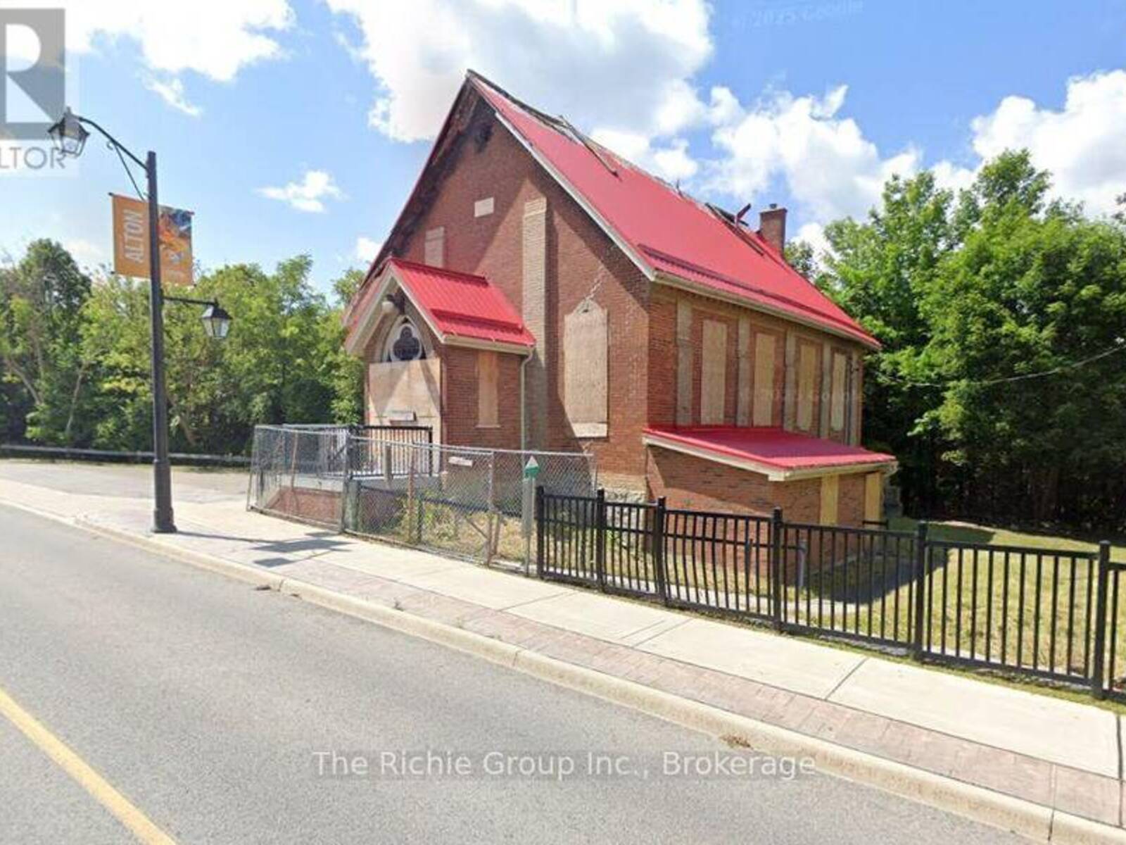 1532 QUEEN STREET, Caledon, Ontario L7K 0C2