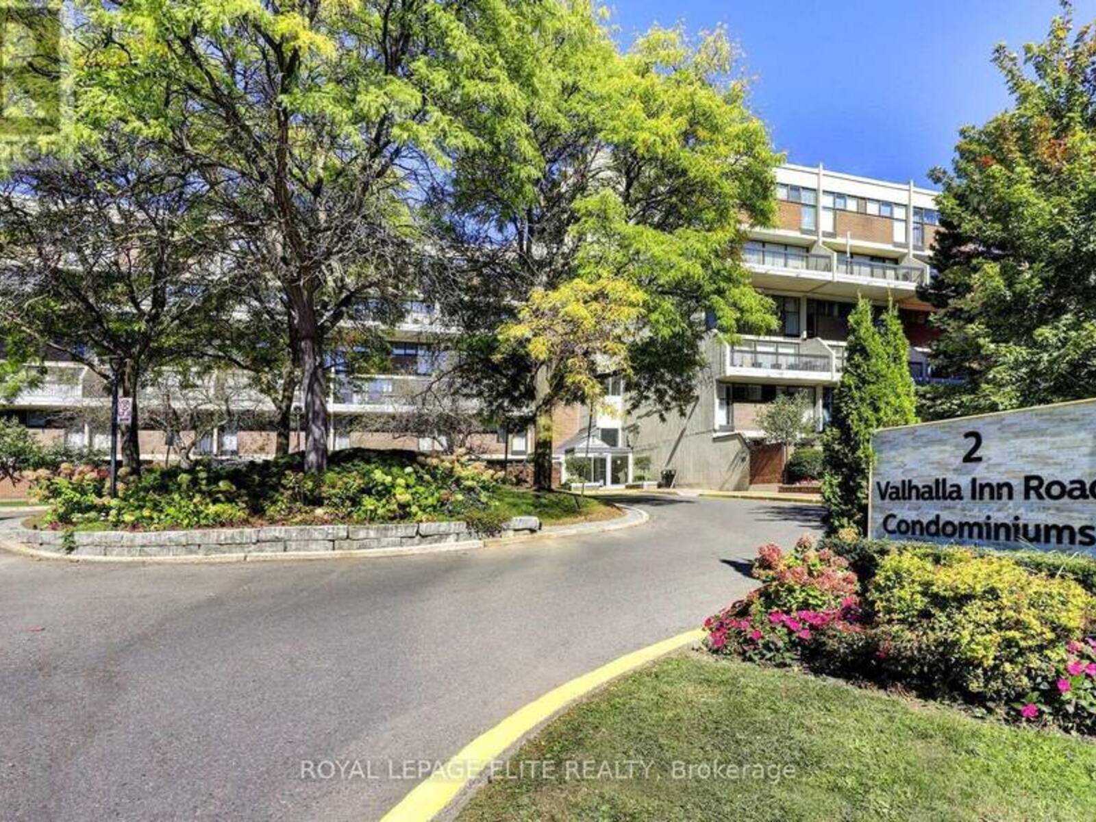 250 - 2 VALHALLA INN ROAD, Toronto, Ontario M9B 6C3