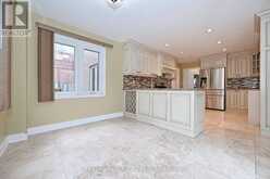 8 ELMSLEY DRIVE | Richmond Hill Ontario | Slide Image Sixteen
