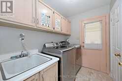 8 ELMSLEY DRIVE | Richmond Hill Ontario | Slide Image Twenty-one