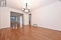 8 ELMSLEY DRIVE | Richmond Hill Ontario | Slide Image Ten