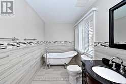 8 ELMSLEY DRIVE | Richmond Hill Ontario | Slide Image Thirty
