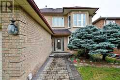 8 ELMSLEY DRIVE | Richmond Hill Ontario | Slide Image Four