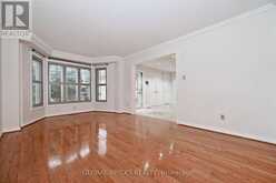 8 ELMSLEY DRIVE | Richmond Hill Ontario | Slide Image Eight