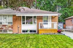 140 WILLOW LANE | Newmarket Ontario | Slide Image One