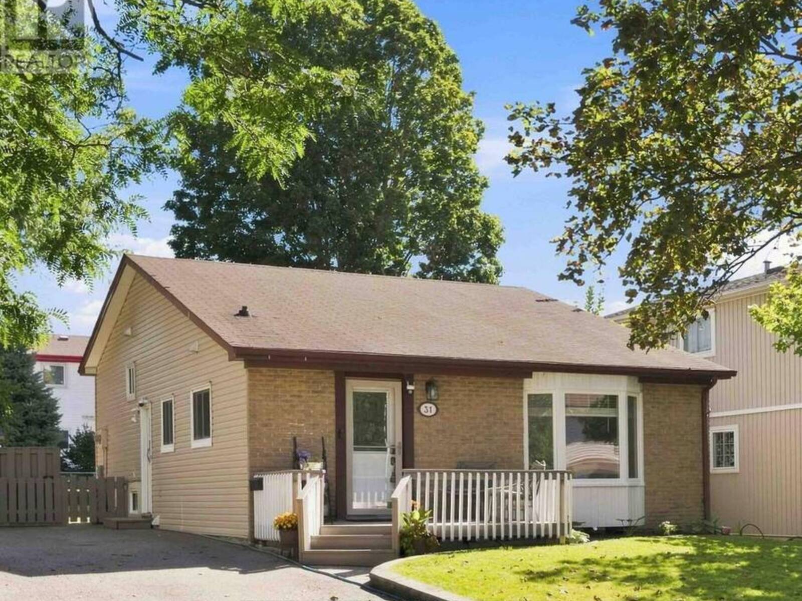 31 ROSER CRESCENT, Clarington, Ontario L1C 3N7