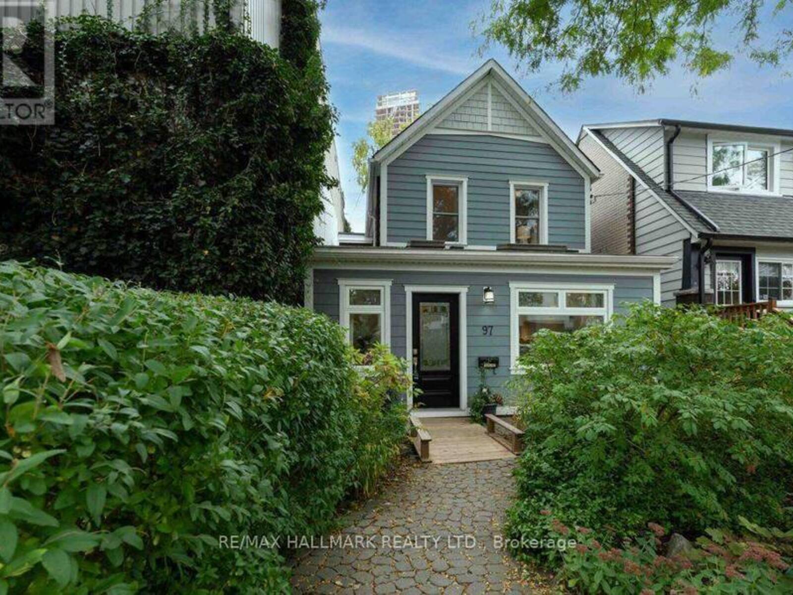 97 COLEMAN AVENUE, Toronto, Ontario M4C 1P8