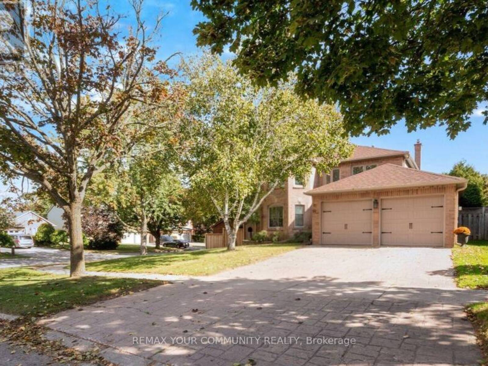 25 ALBERY CRESCENT, Aurora, Ontario L4G 5R8