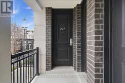 227 - 652 CRICKLEWOOD DRIVE | Mississauga Ontario | Slide Image Four