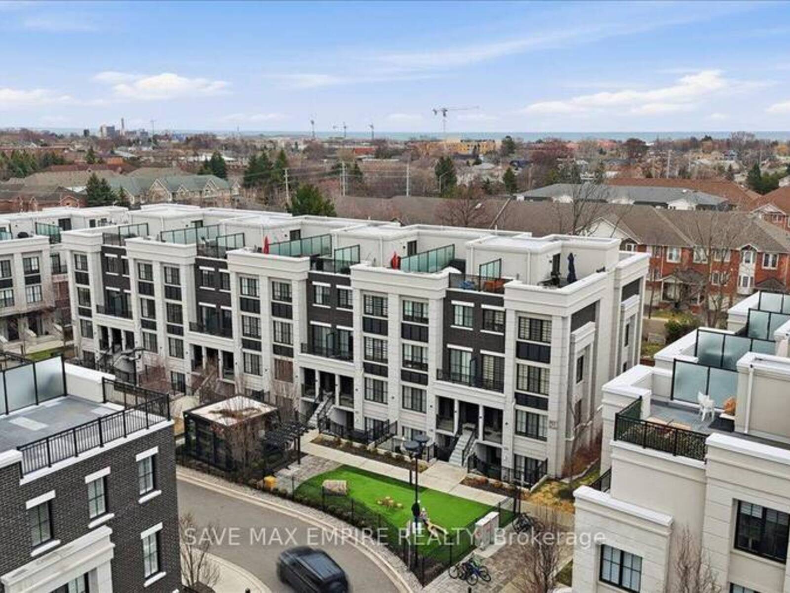 227 - 652 CRICKLEWOOD DRIVE, Mississauga, Ontario L5G 0B7