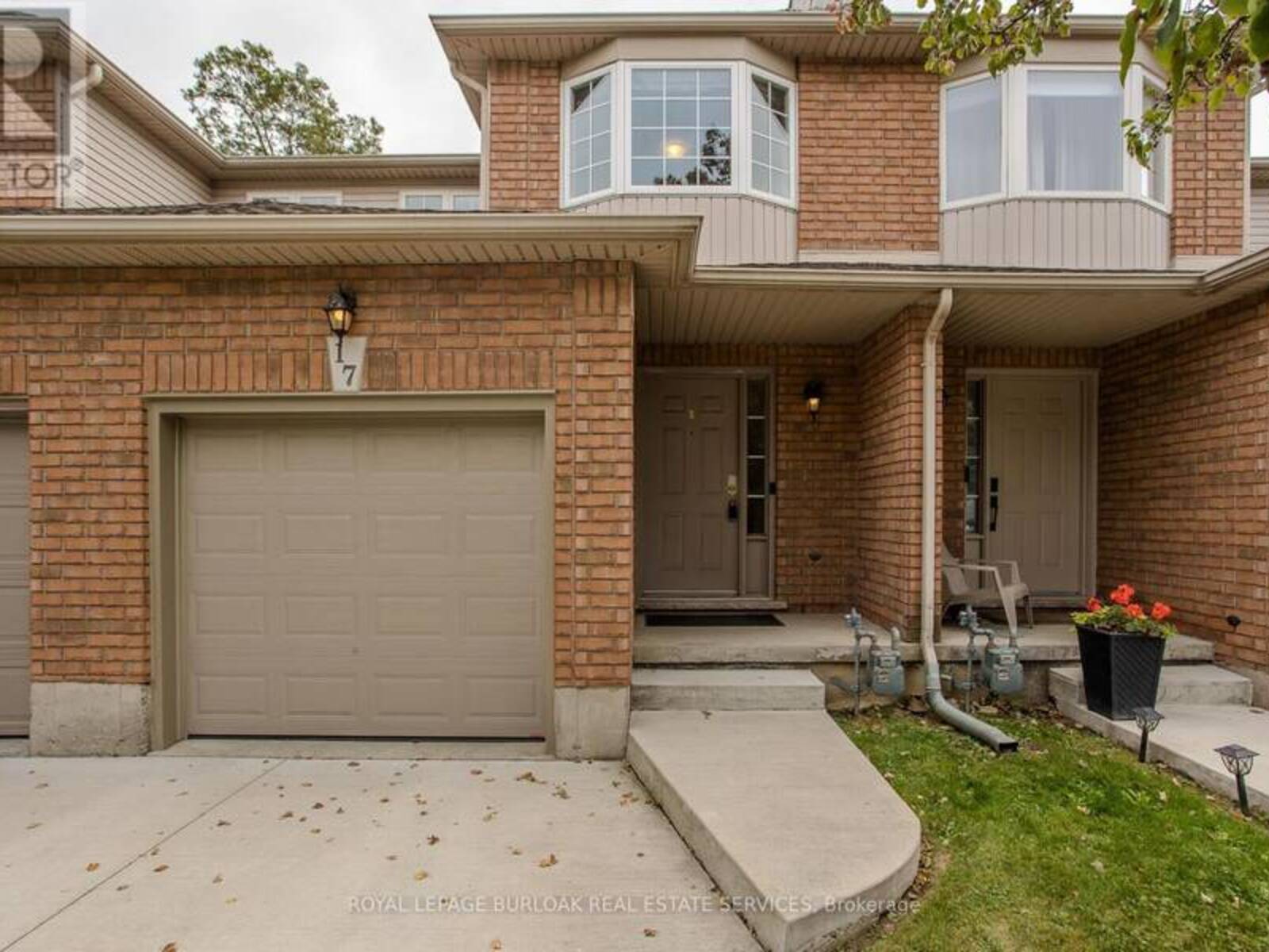 17 - 348 HIGHLAND ROAD, Hamilton, Ontario L8J 3W5