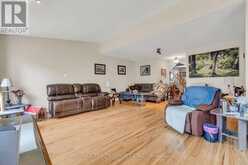 752 NORTH LEAKSDALE CIRCLE | London Ontario | Slide Image Nine