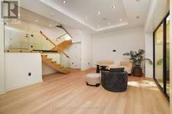 110 MONA DRIVE | Toronto Ontario | Slide Image Forty