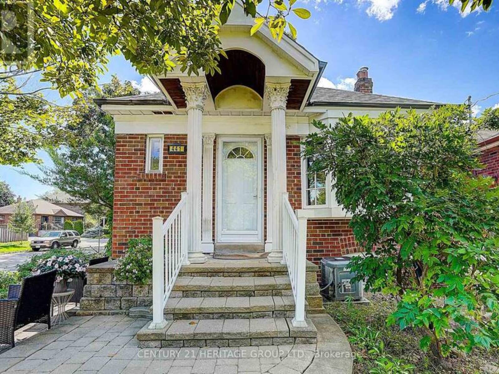 441 RIMILTON AVENUE, Toronto, Ontario M8W 2G7