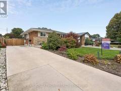 25 SWALLOW CRESCENT Hamilton Ontario, L9A 2M7