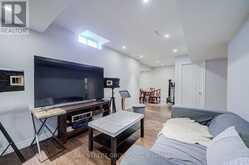 25 WATERTON CRESCENT | Richmond Hill Ontario | Slide Image Thirty