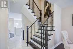 25 WATERTON CRESCENT | Richmond Hill Ontario | Slide Image Nine