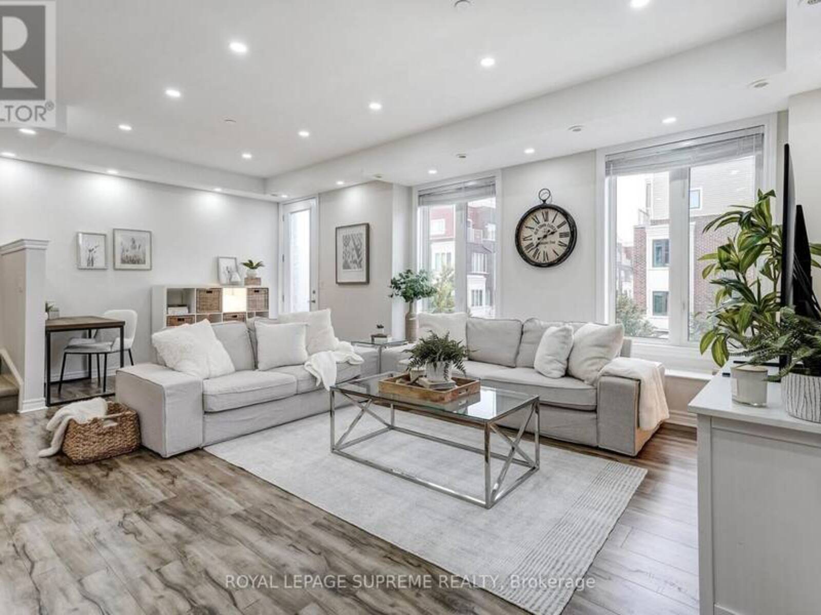 36 - 70 EASTWOOD PARK GARDEN, Toronto, Ontario M8W 0B2