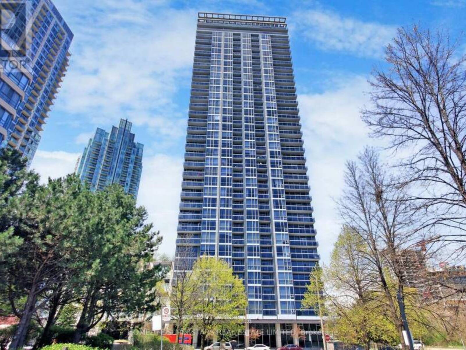 1013 - 223 WEBB DRIVE, Mississauga, Ontario L5B 0E8
