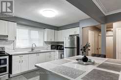 39 CALUMET CRESCENT | Toronto Ontario | Slide Image Twelve