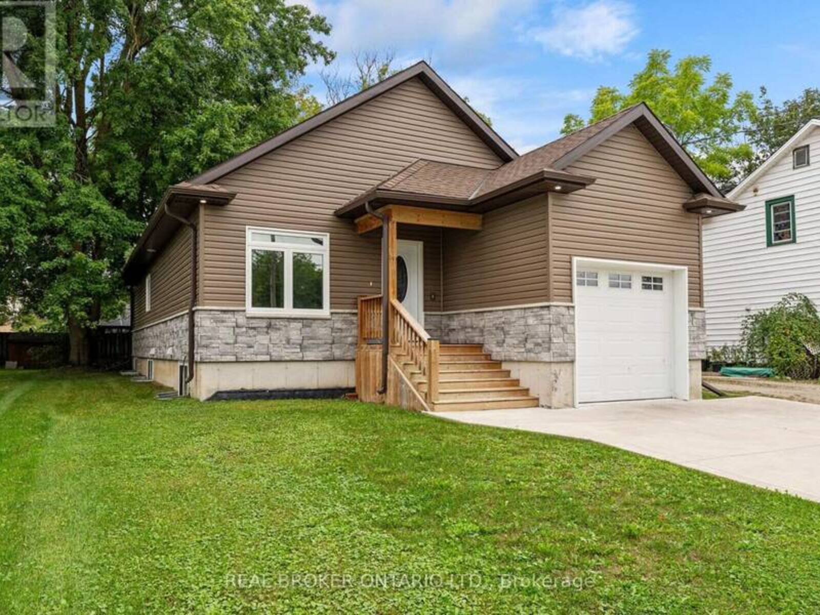 52 QUEEN STREET, Brussels, Ontario N0G 1H0