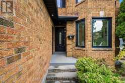 6 SCARBELL DRIVE | Toronto Ontario | Slide Image Three