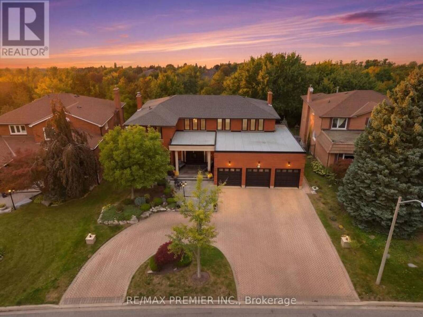 98 CAIRNBURG PLACE, Vaughan, Ontario L4L 3L5