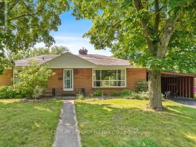 711 VICTORIA STREET London Ontario, N5Y 4C5 - 6 Bedrooms Home For Sale
