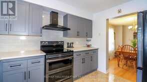 79 BROWNING TRAIL | Barrie Ontario | Slide Image Eleven