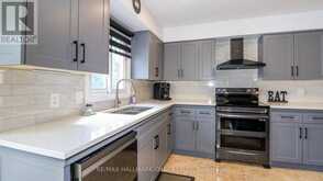 79 BROWNING TRAIL | Barrie Ontario | Slide Image Thirteen
