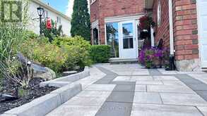 79 BROWNING TRAIL | Barrie Ontario | Slide Image Three