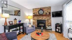 79 BROWNING TRAIL | Barrie Ontario | Slide Image Eight