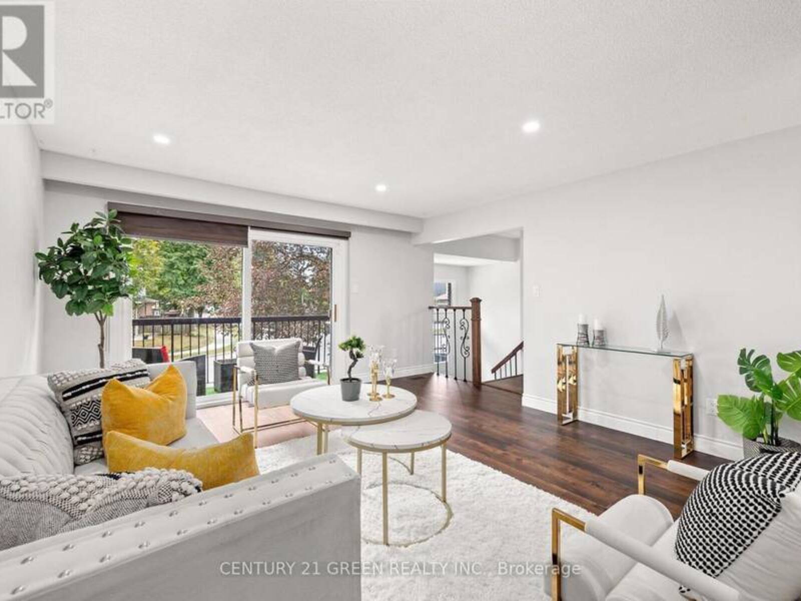 15 LADY STEWART BOULEVARD, Brampton, Ontario L6S 3Y2