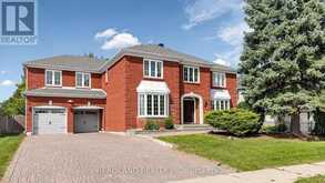 22 ARDWOLD GATE | Richmond Hill Ontario | Slide Image Three
