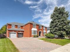 22 ARDWOLD GATE Richmond Hill Ontario, L4B 2K2