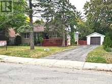 389 KERRYBROOK DRIVE | Richmond Hill Ontario | Slide Image Three