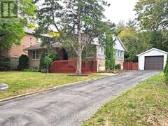 389 KERRYBROOK DRIVE Richmond Hill Ontario, L4C 3R4